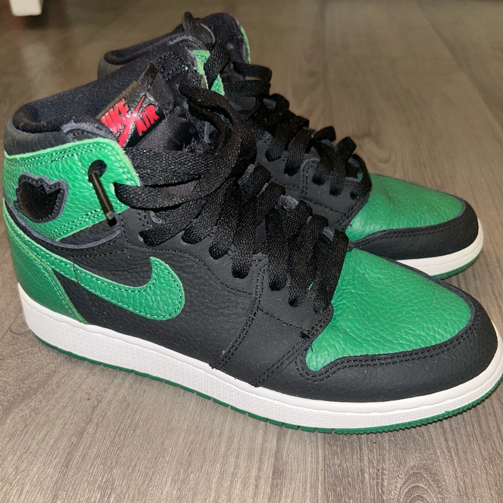 Air Jordan 1 Retro High OG Pine Green 2.0